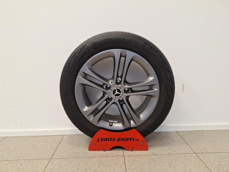 MERCEDES-BENZ A 2020