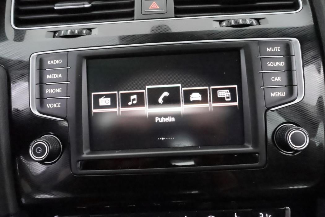 VOLKSWAGEN Golf 2016