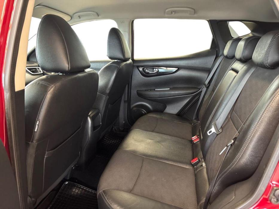 NISSAN Qashqai 2015