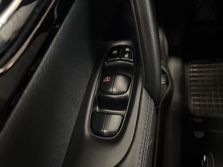 NISSAN Qashqai 2015