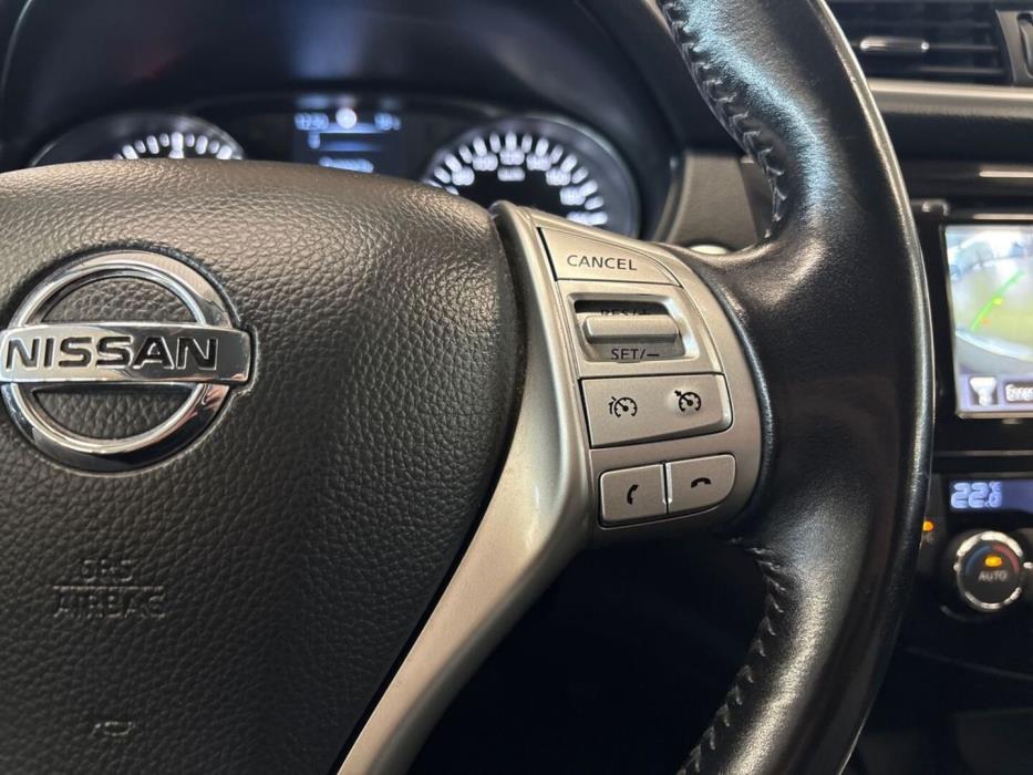 NISSAN Qashqai 2015
