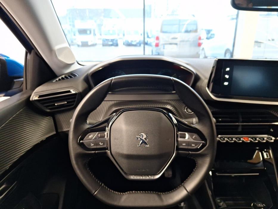 PEUGEOT e-208 2021