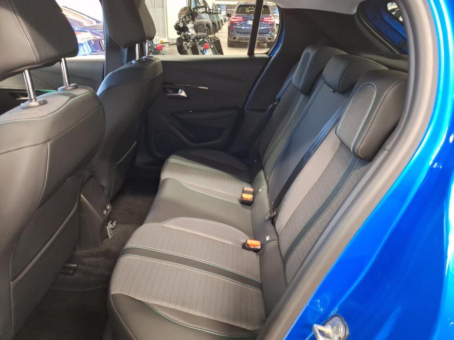 PEUGEOT e-208 2021