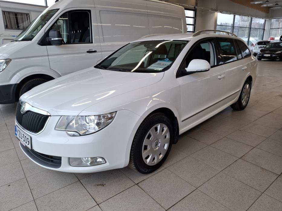 SKODA Superb 2011