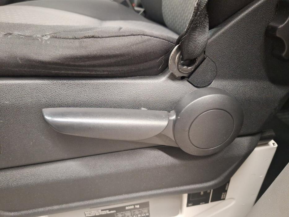 VOLKSWAGEN Crafter 2012