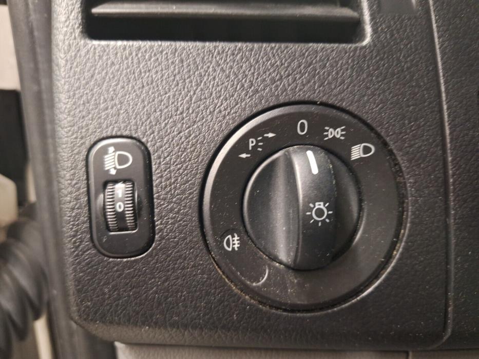 VOLKSWAGEN Crafter 2012