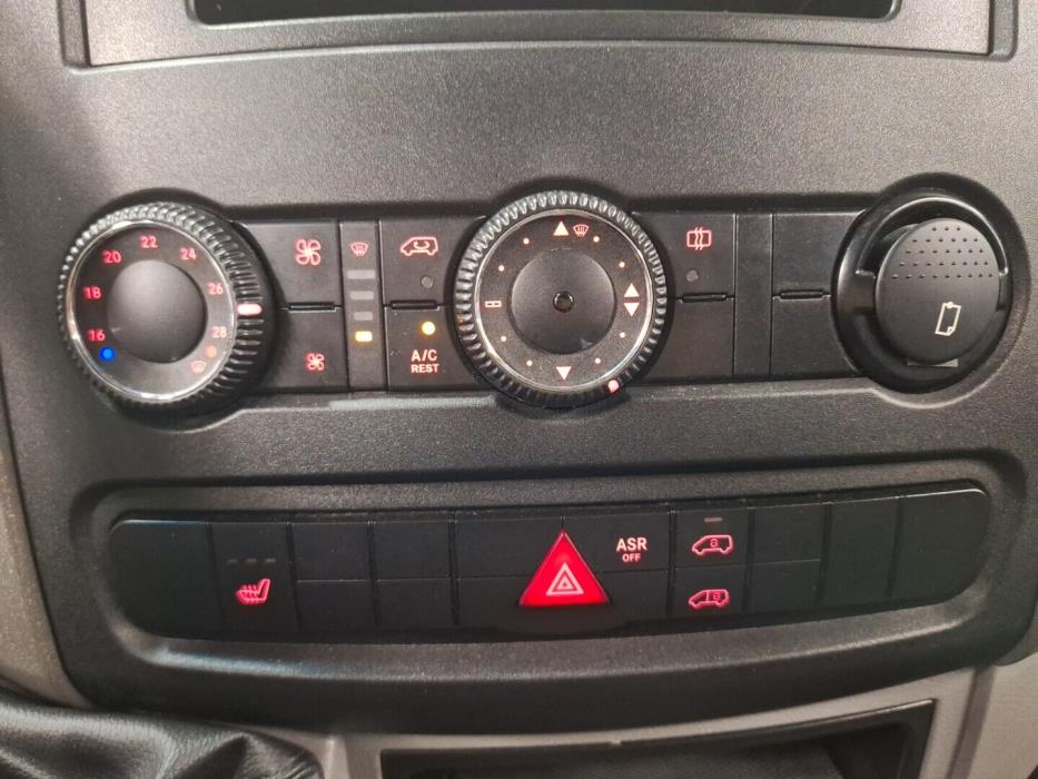 VOLKSWAGEN Crafter 2012