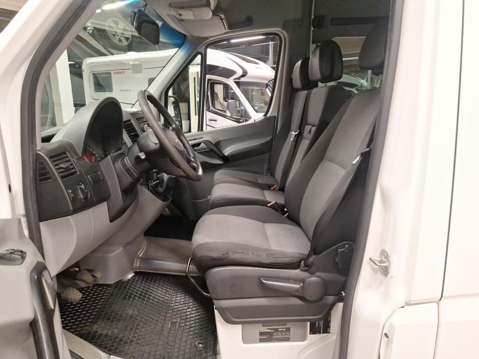 VOLKSWAGEN Crafter 2012
