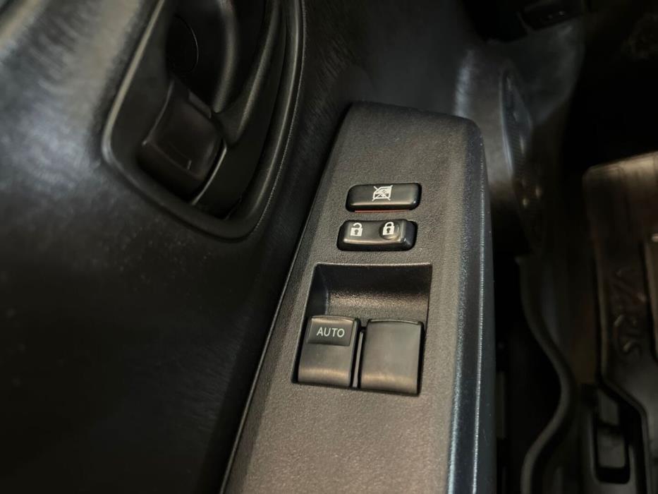 TOYOTA Yaris 2013