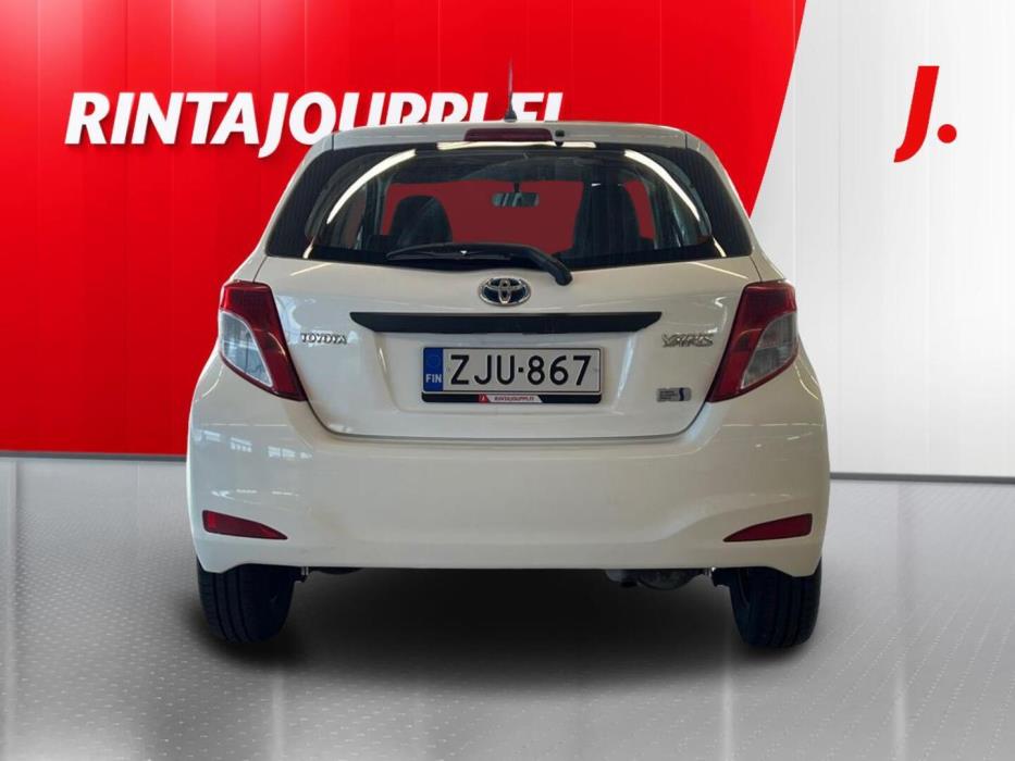 TOYOTA Yaris 2013