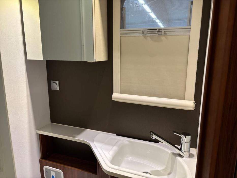 ADRIA MATRIX M 650 SF 2015
