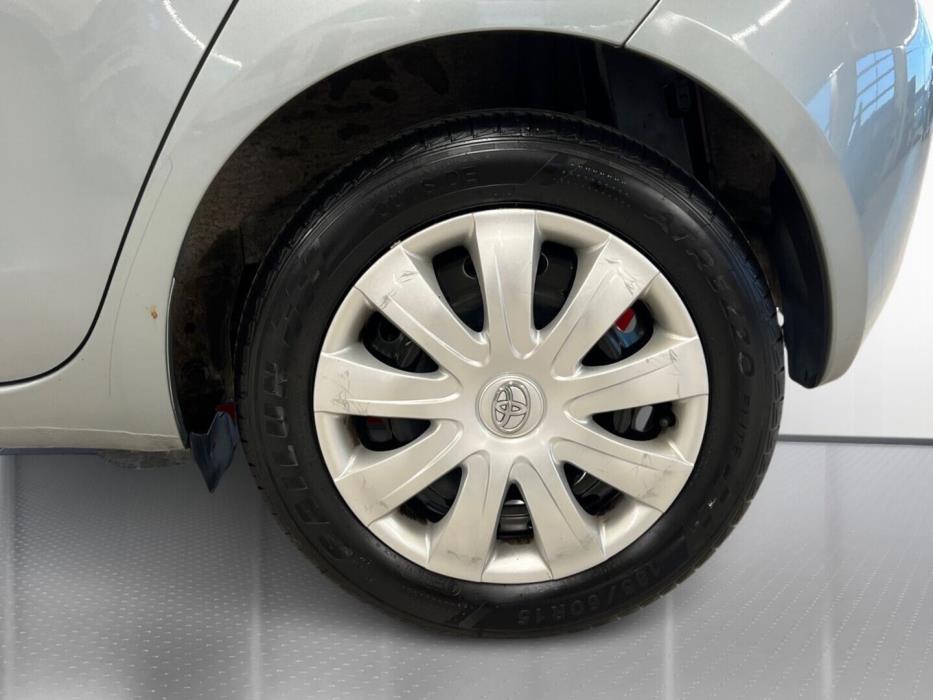TOYOTA Yaris 2008