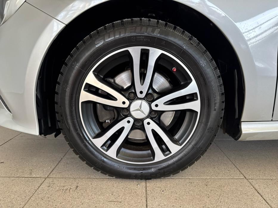 MERCEDES-BENZ A 2017