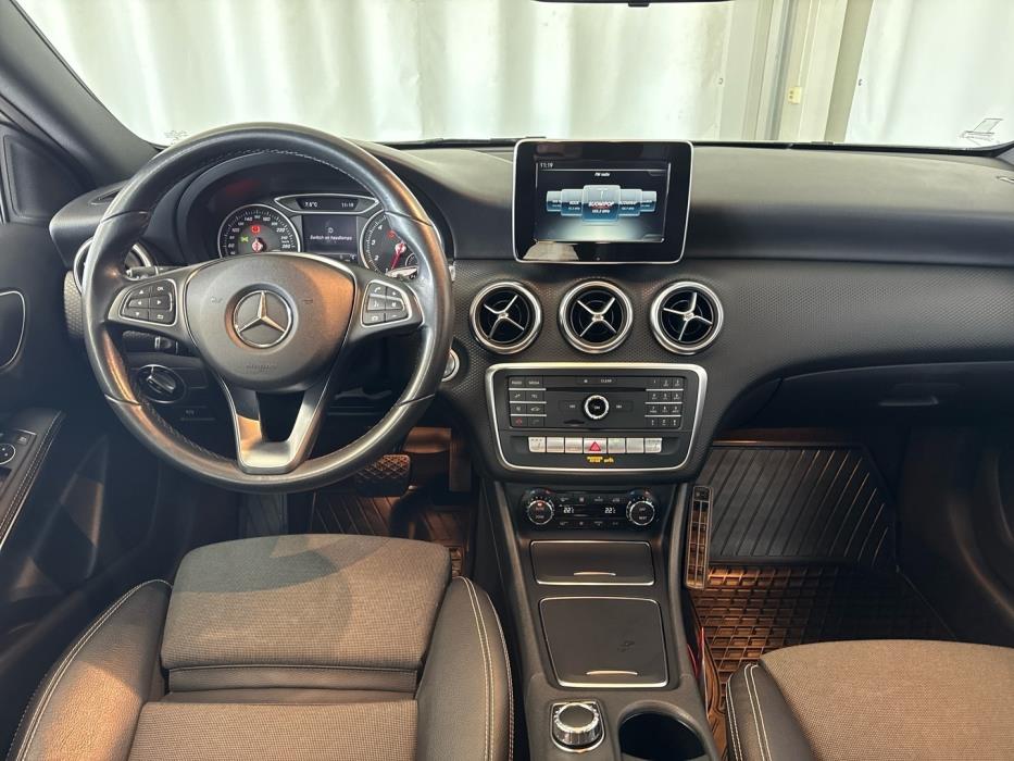 MERCEDES-BENZ A 2017