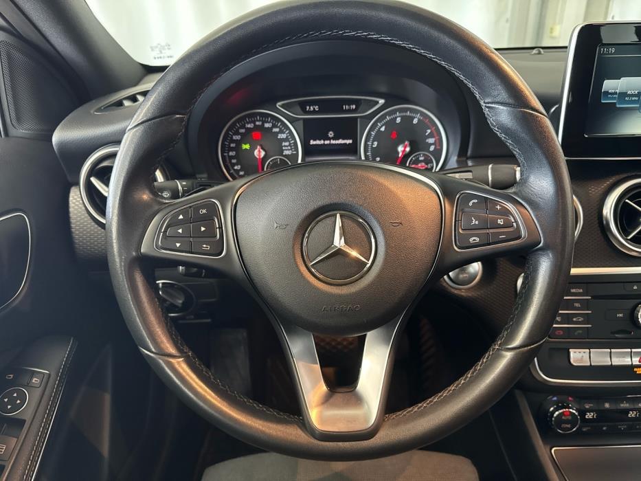 MERCEDES-BENZ A 2017