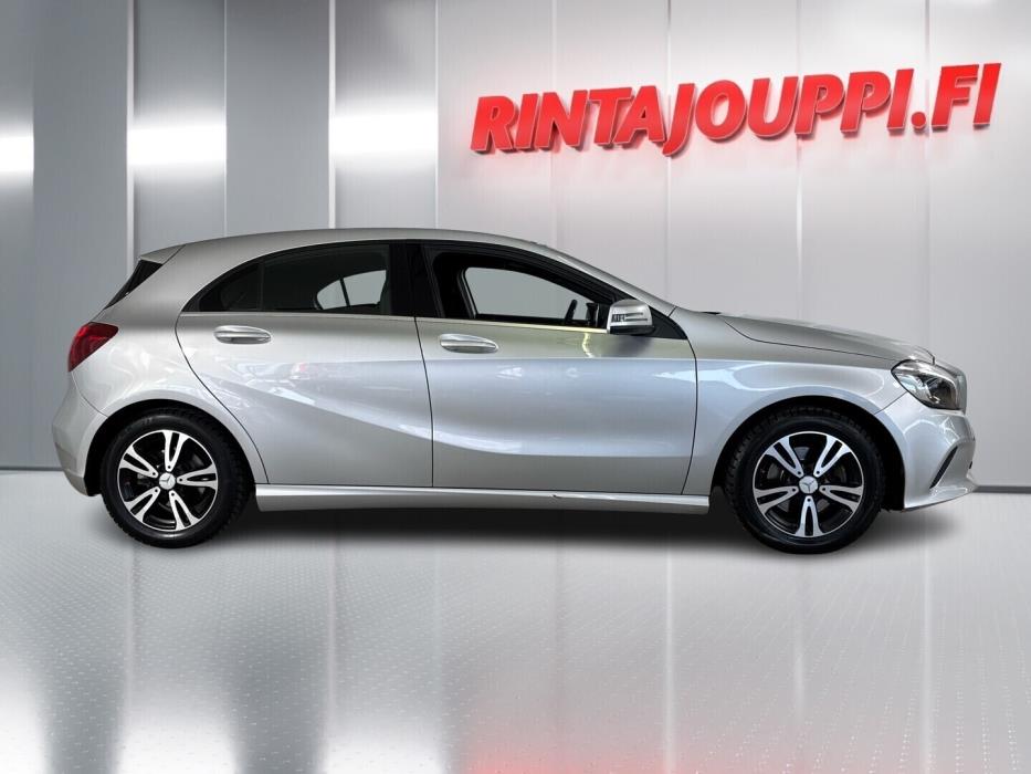 MERCEDES-BENZ A 2017