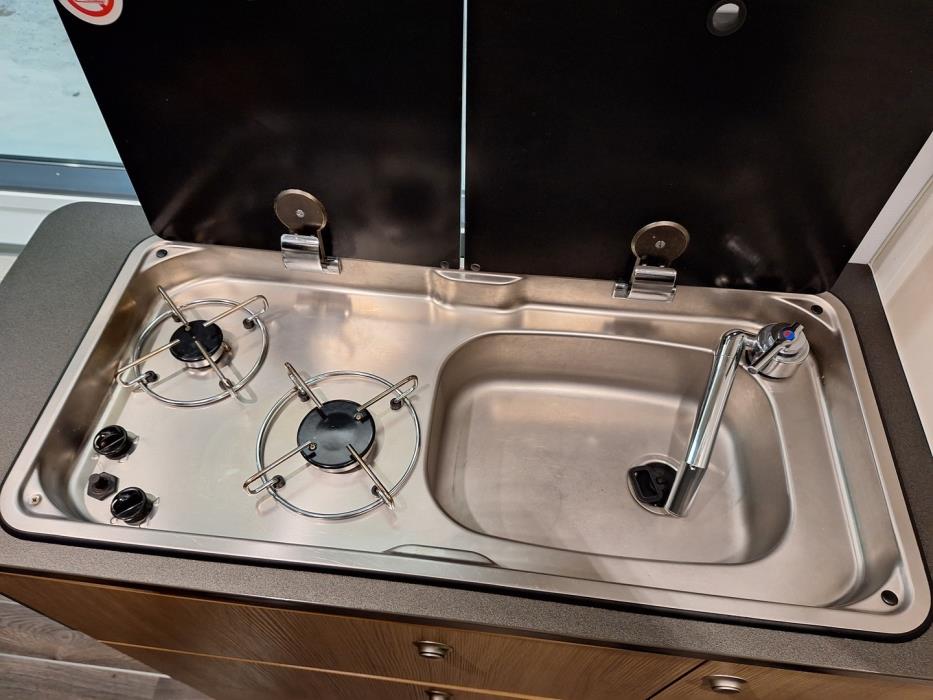 ADRIA Twin 600 SP 2019