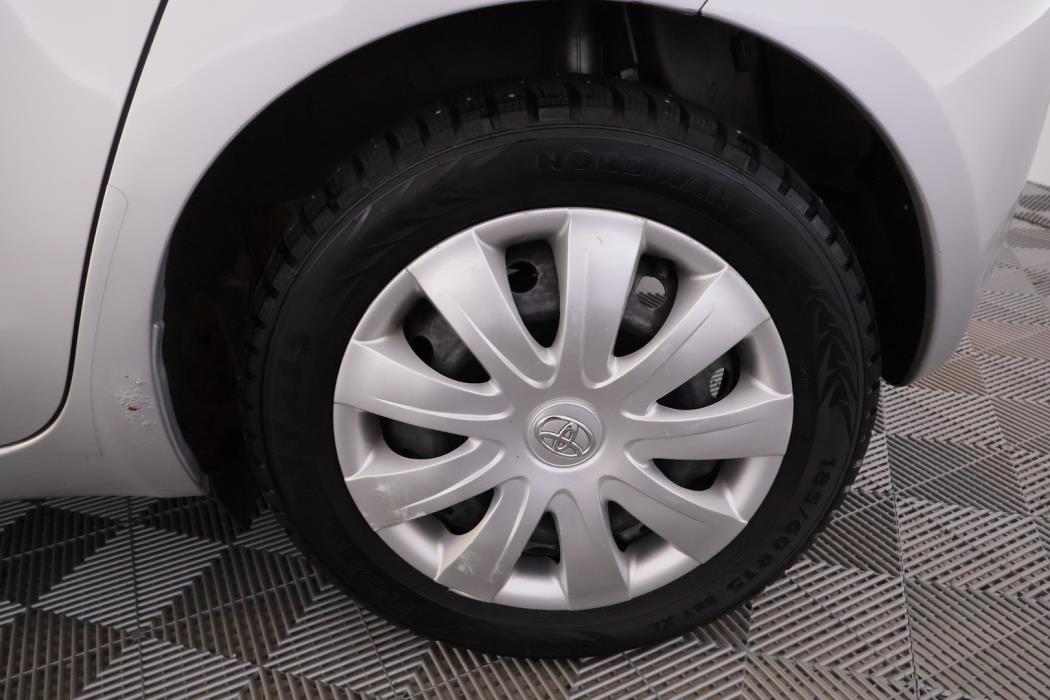 TOYOTA Yaris 2008