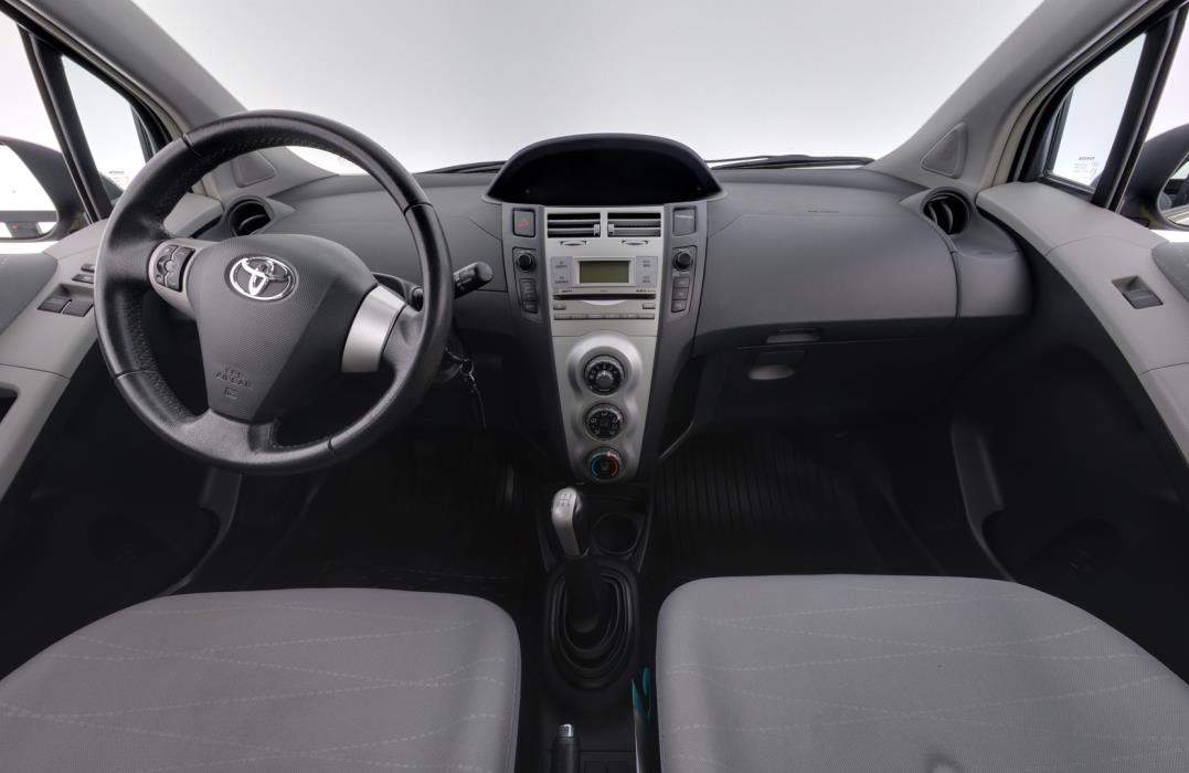 TOYOTA Yaris 2008