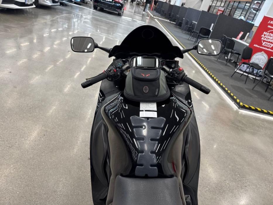 SUZUKI GSX 2011