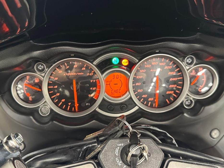 SUZUKI GSX 2011