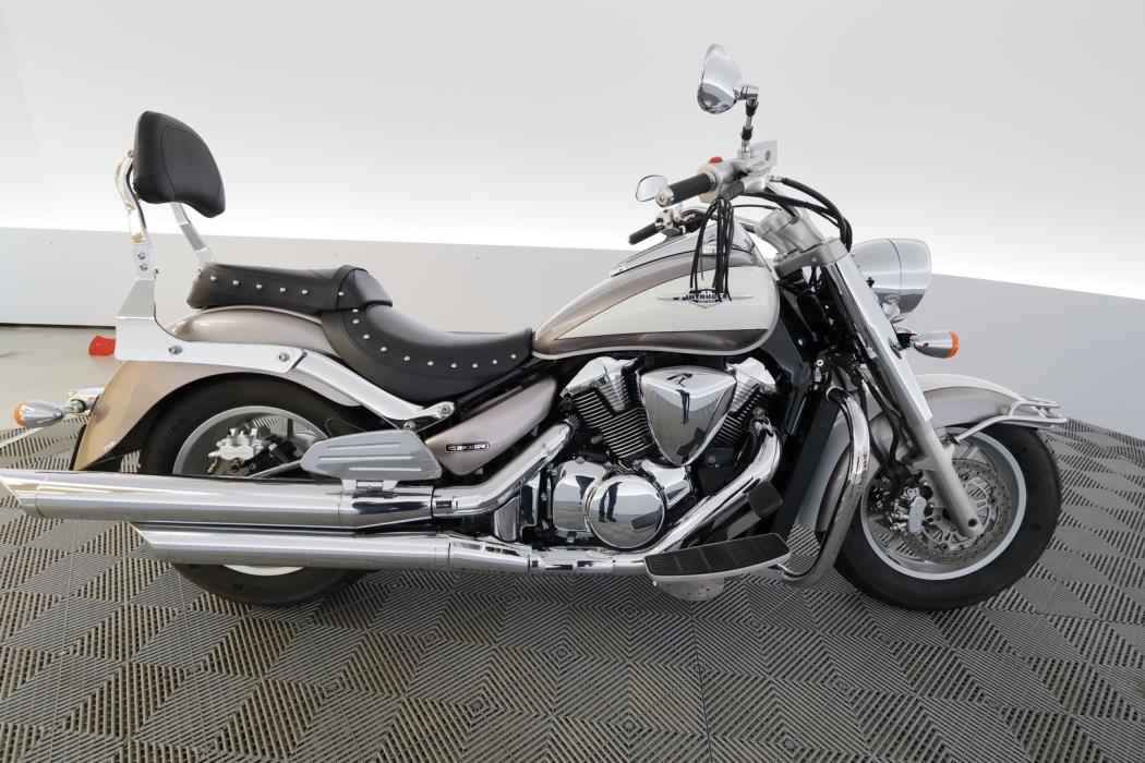 SUZUKI INTRUDER 2011