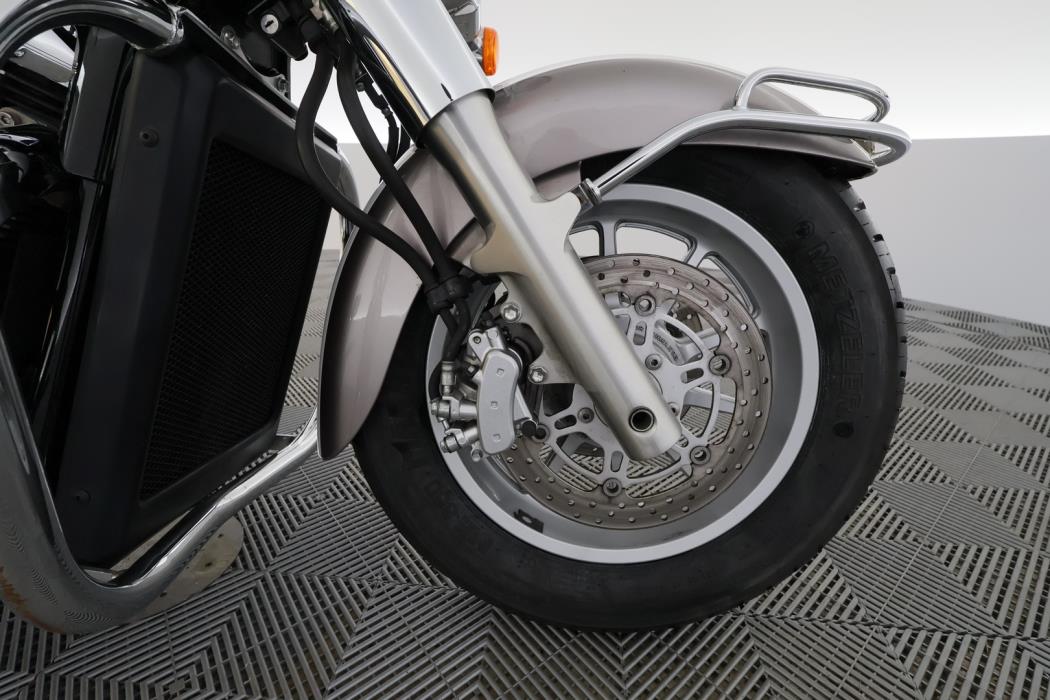 SUZUKI INTRUDER 2011