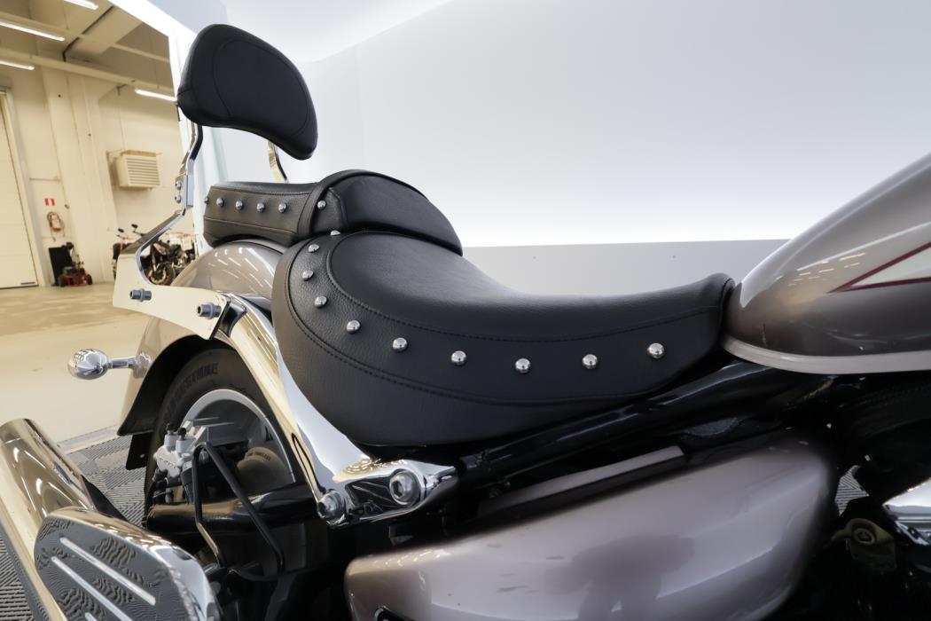 SUZUKI INTRUDER 2011