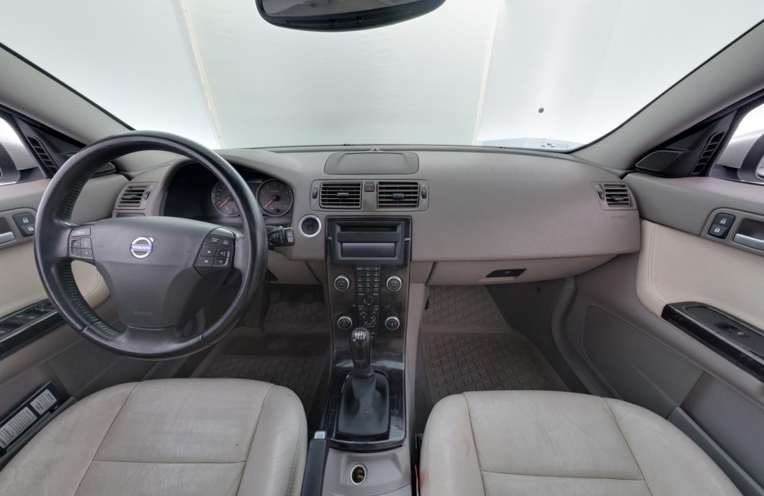 VOLVO V50 2004