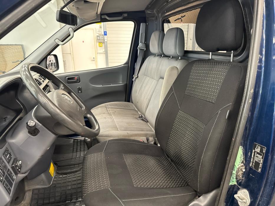 TOYOTA Hiace 2008