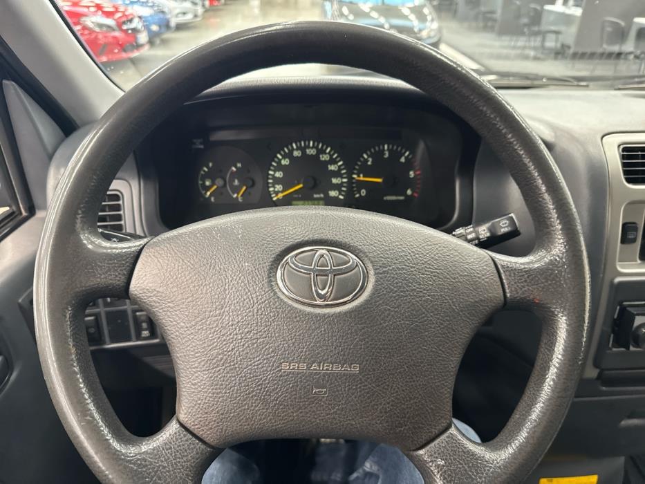 TOYOTA Hiace 2008