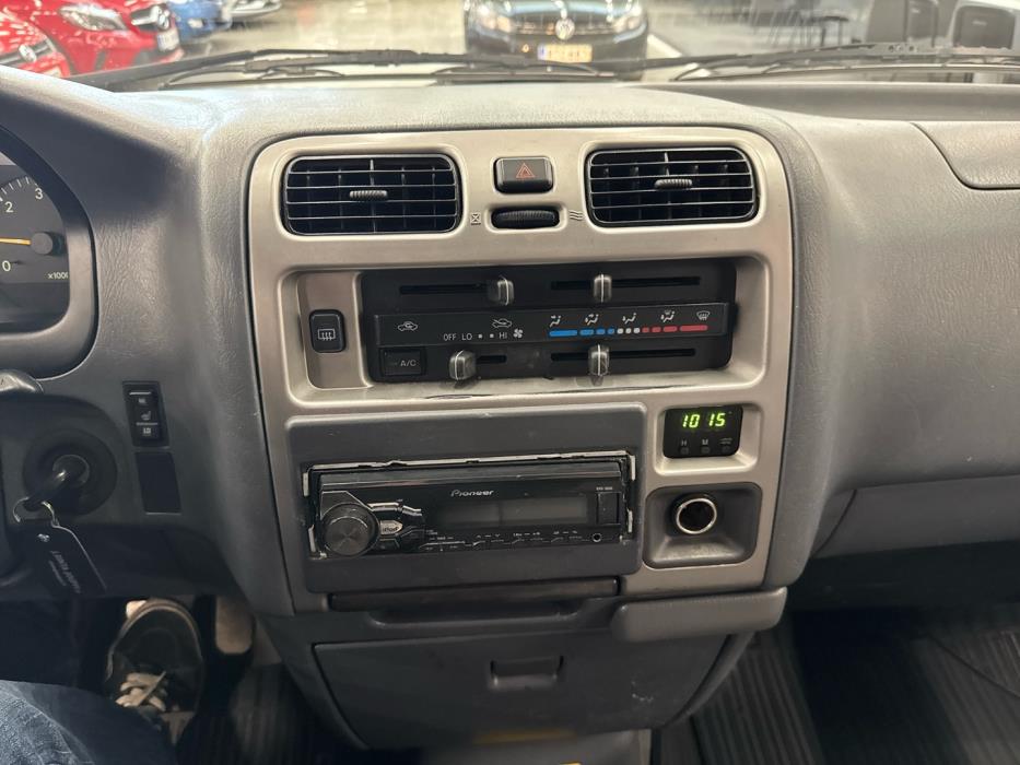 TOYOTA Hiace 2008