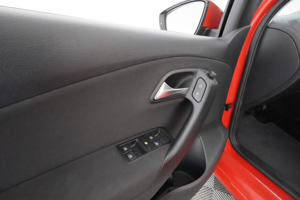 VOLKSWAGEN Polo 2010