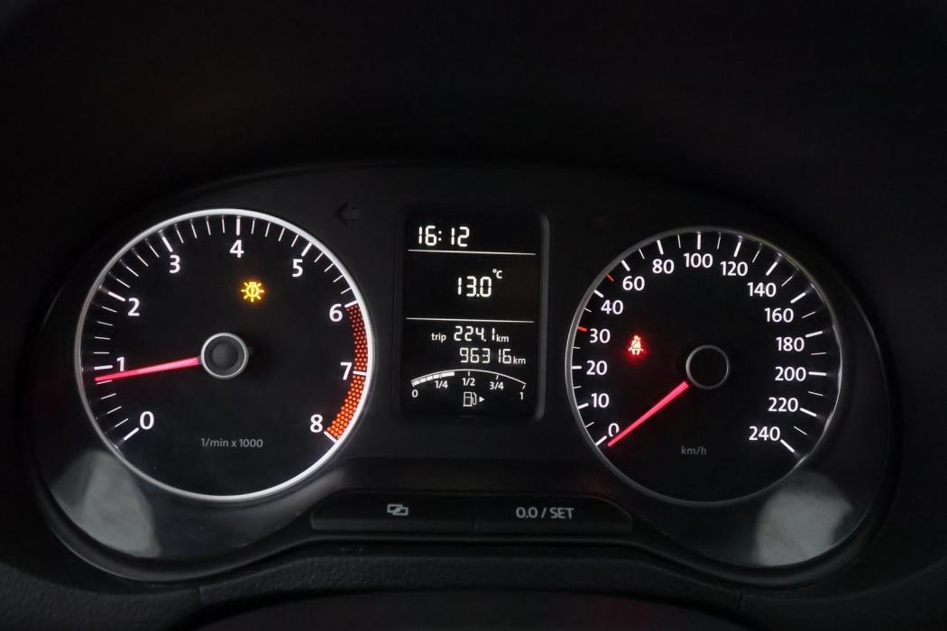 VOLKSWAGEN Polo 2010