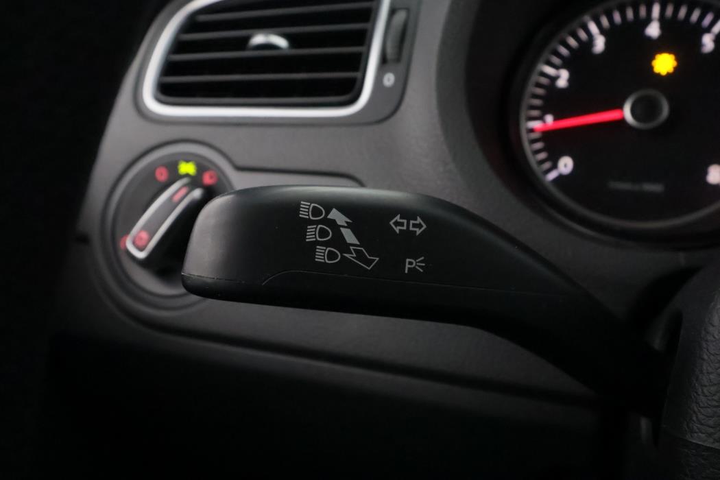 VOLKSWAGEN Polo 2010