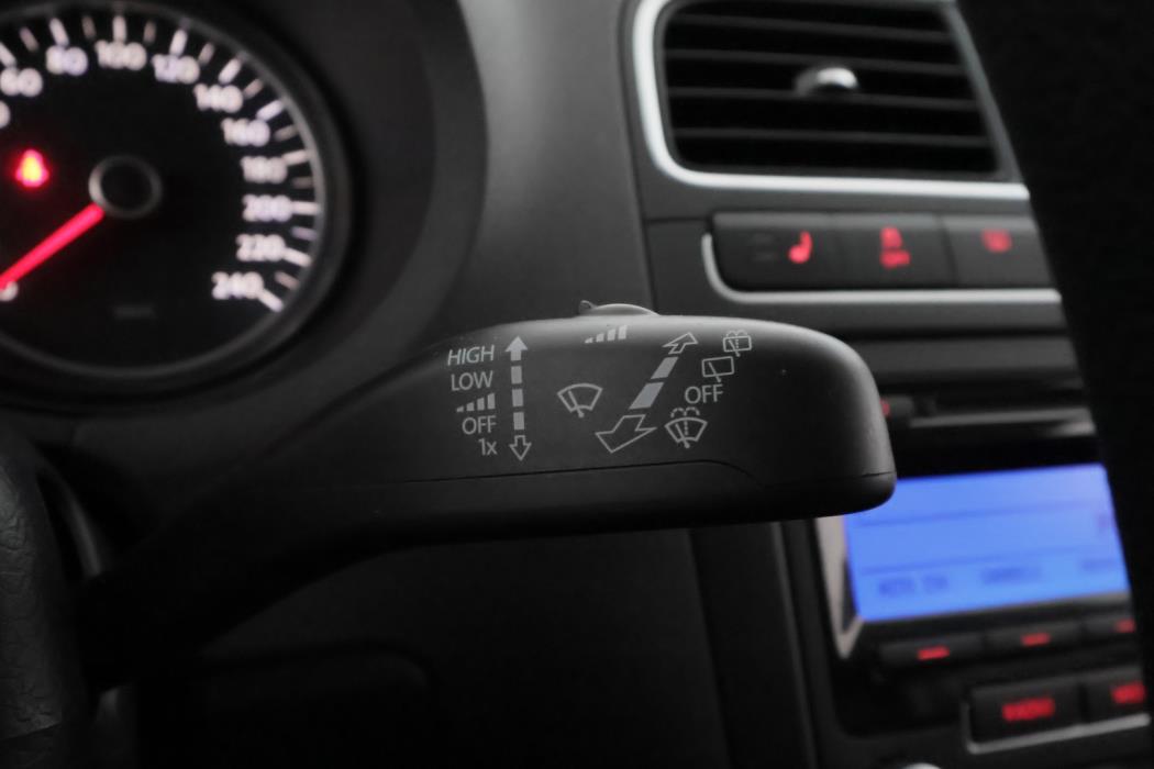 VOLKSWAGEN Polo 2010