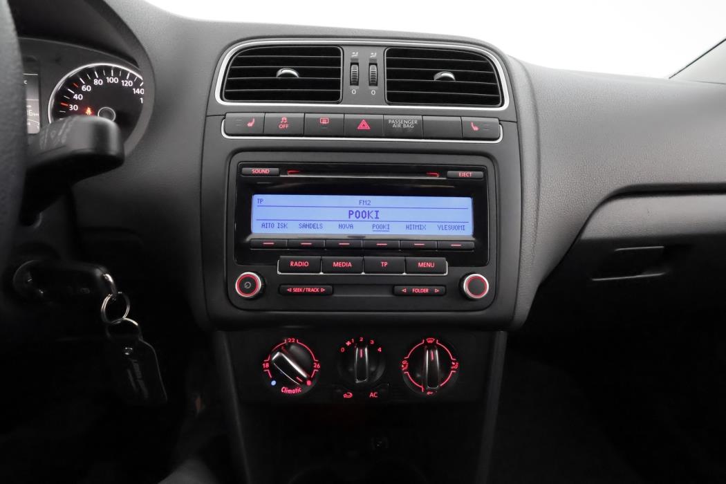 VOLKSWAGEN Polo 2010