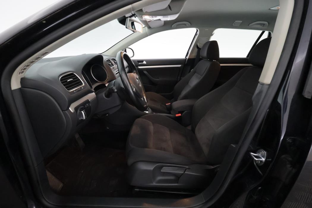 VOLKSWAGEN Golf 2011