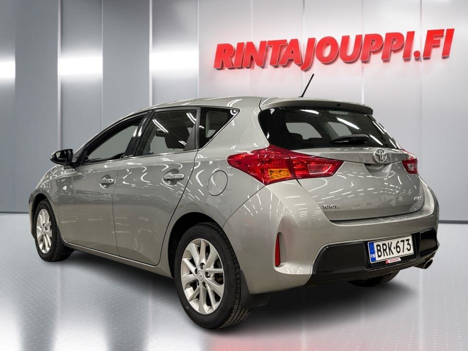TOYOTA Auris 2013