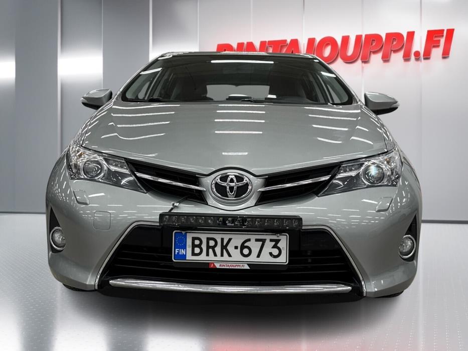 TOYOTA Auris 2013