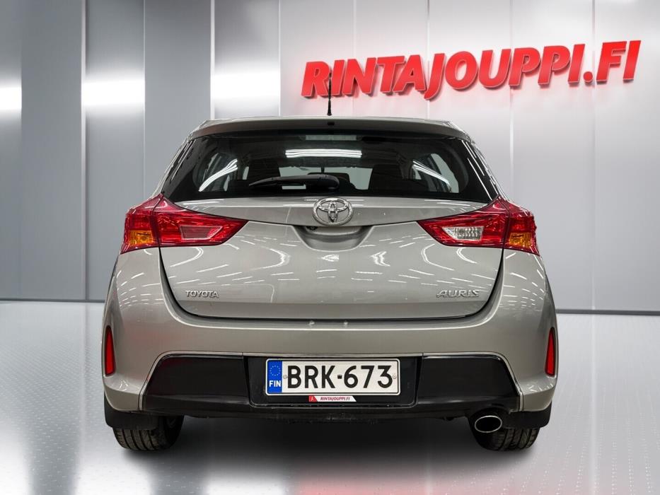 TOYOTA Auris 2013