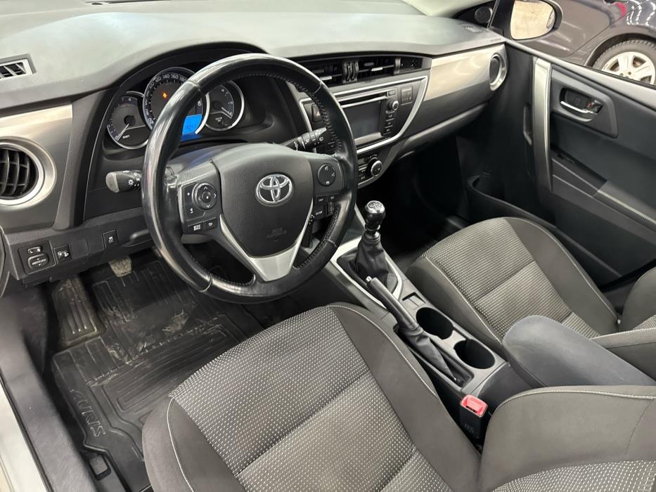 TOYOTA Auris 2013