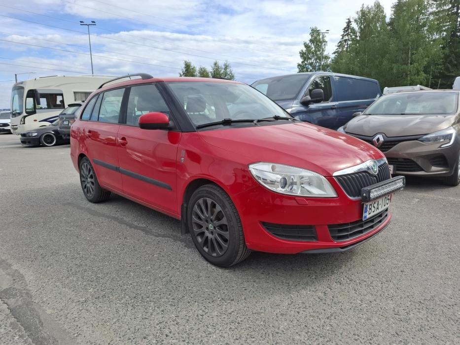 SKODA Fabia 2012