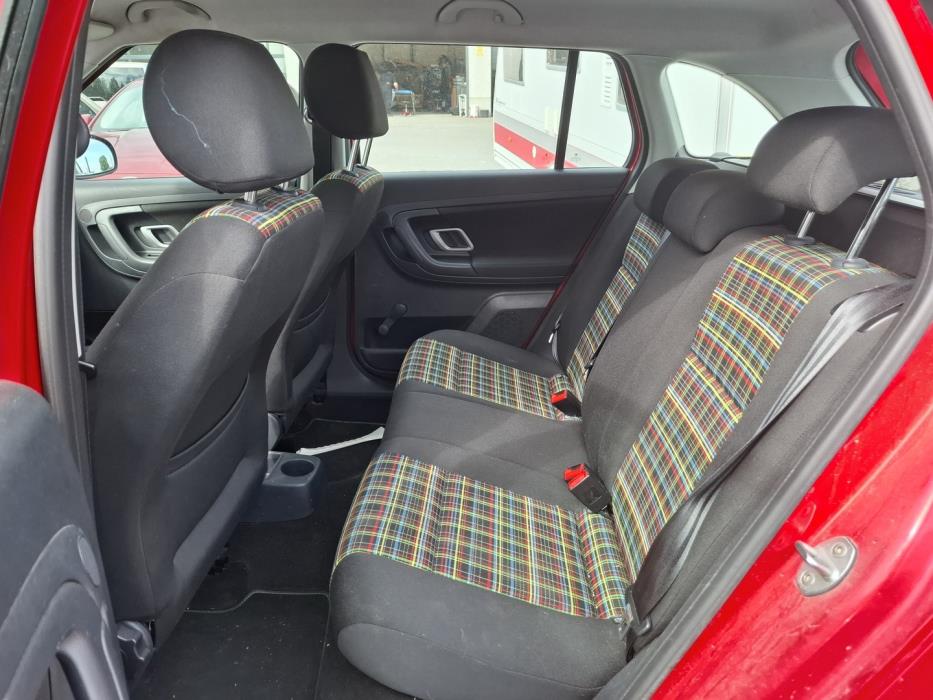 SKODA Fabia 2012