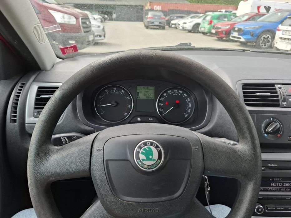 SKODA Fabia 2012