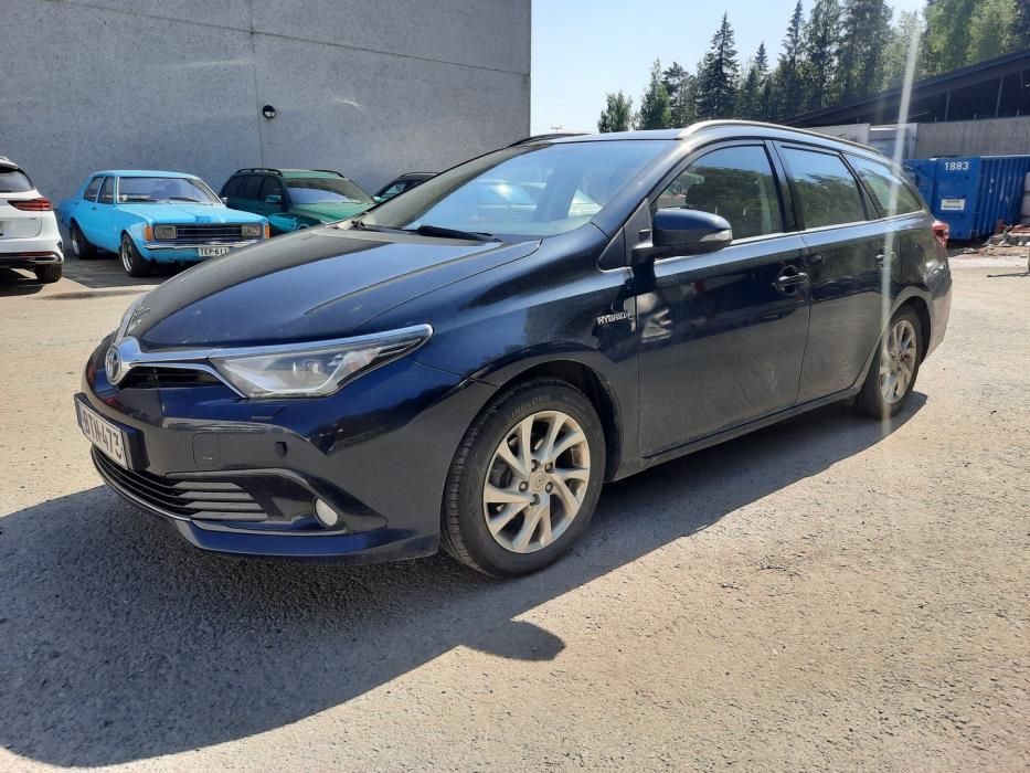 TOYOTA Auris 2015