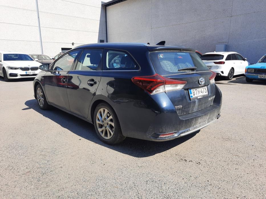 TOYOTA Auris 2015