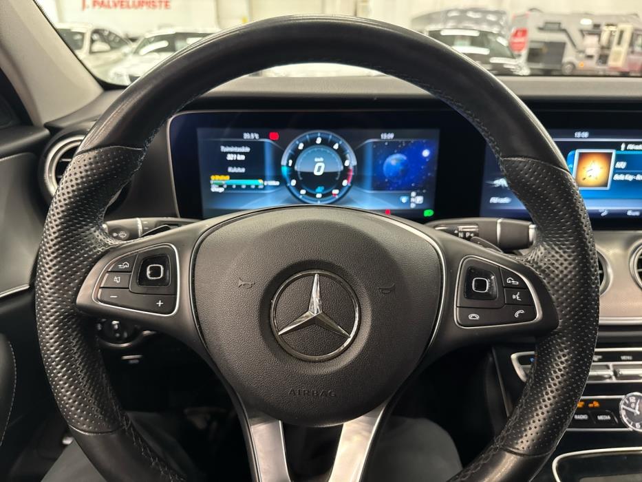 MERCEDES-BENZ E 2016