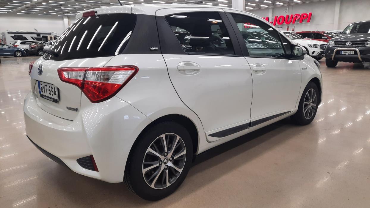 TOYOTA Yaris 2019