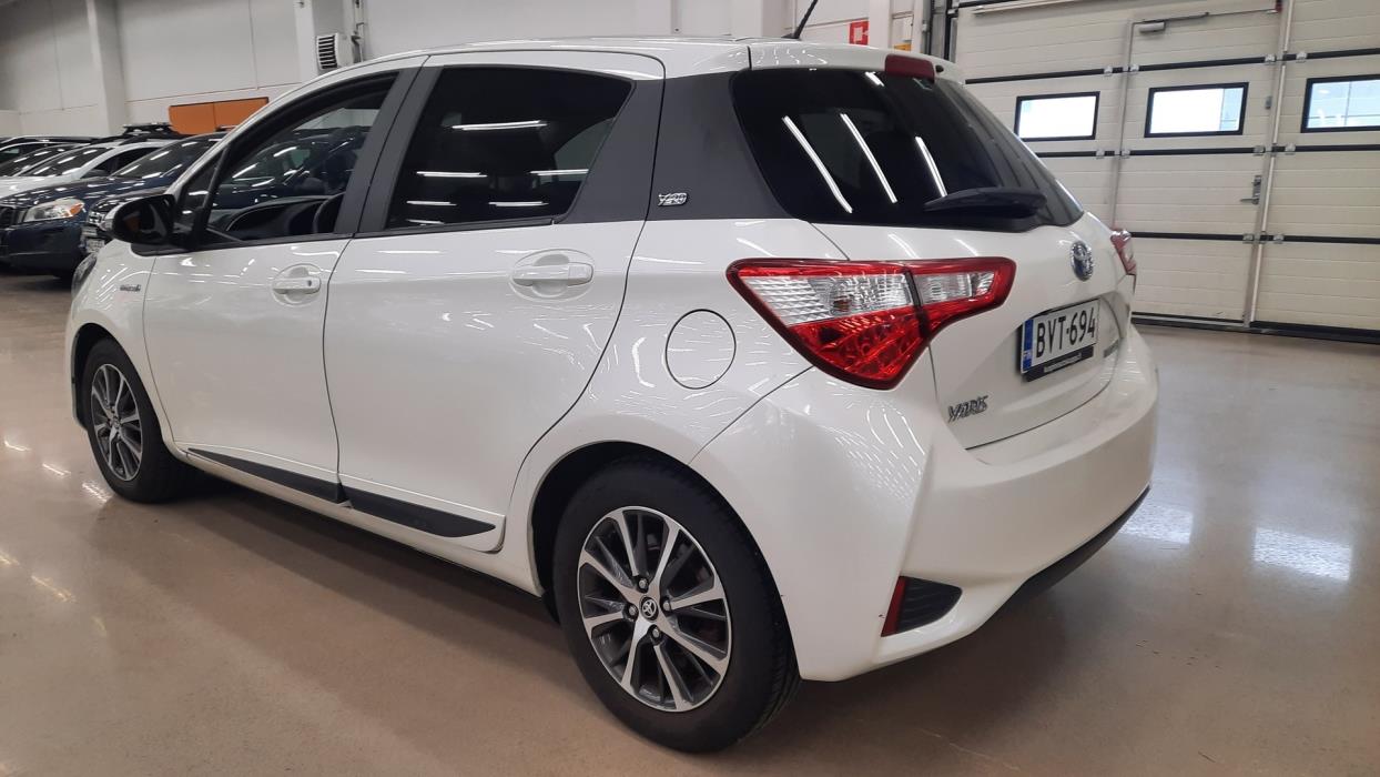 TOYOTA Yaris 2019